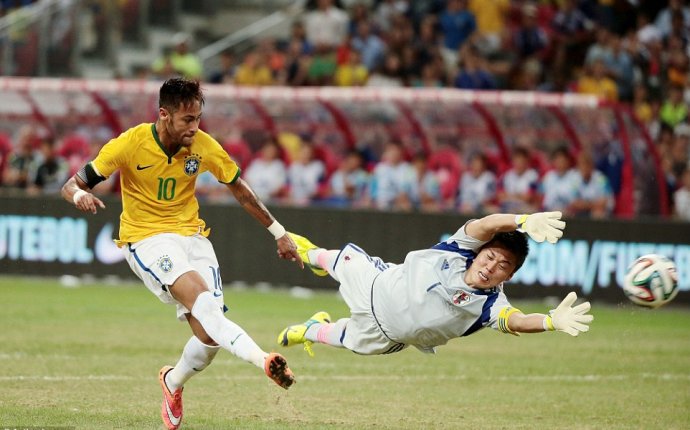 Brazil 4-0 Japan: Neymar scores four including perfect hat-trick