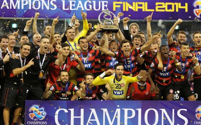 Western Sydney Wanderers lift the Asian Champions League trophy