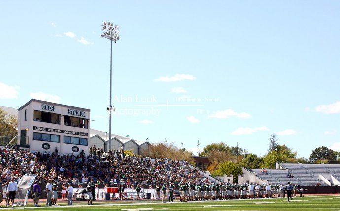 Illinois Wesleyan Football